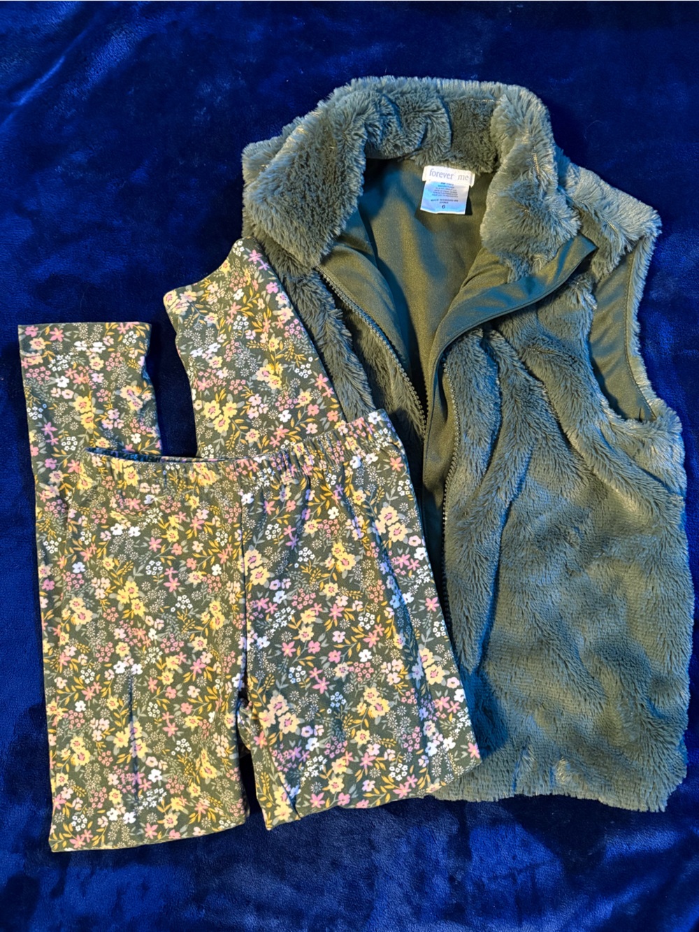 Forever Me Set: Floral Girls' Leggings - Olive Green Vest